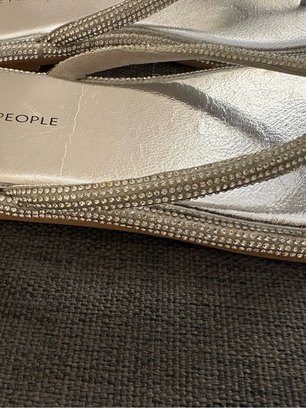 Free People Silver Rhinestones Thong Slides Size 39 8.5-9